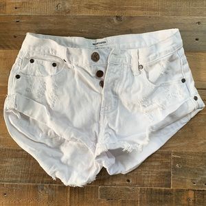 ONE X ONE TEASPOON WHITE DISTRESSED SHORTS